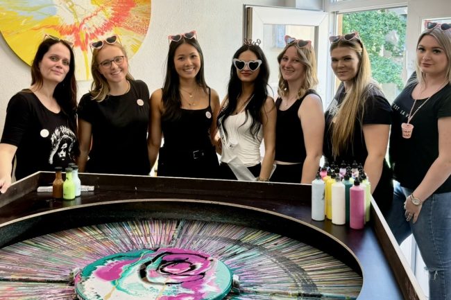JGA Spinpainting in Leipzig, Frauen lachen und feiern